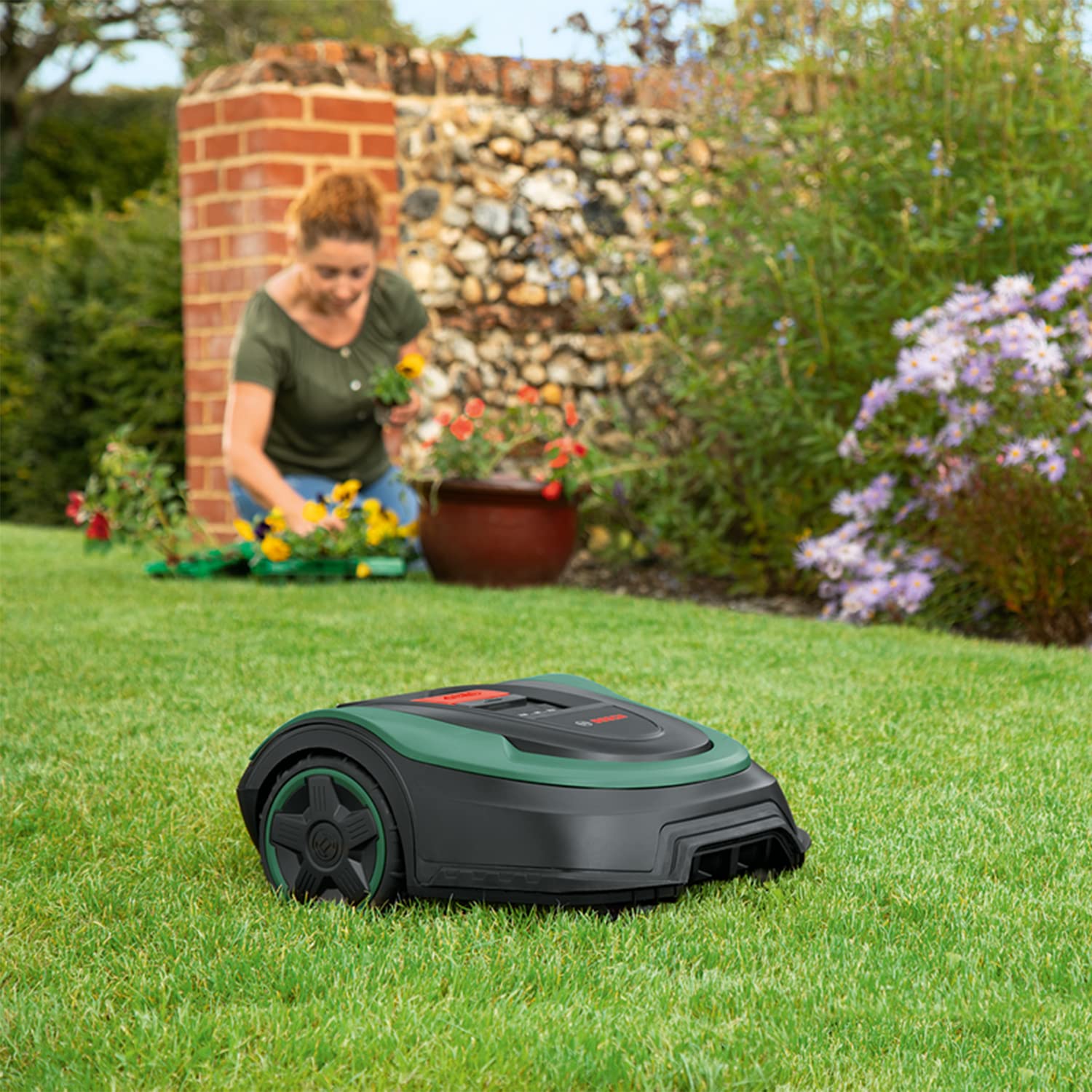 Bosch Rasenmäher Roboter Indego S+ 500 (mit 18V Akku und App-Funktion, Ladestation enthalten, Schnittbreite 19 cm, für Rasenflächen bis 500 m², im Karton)
